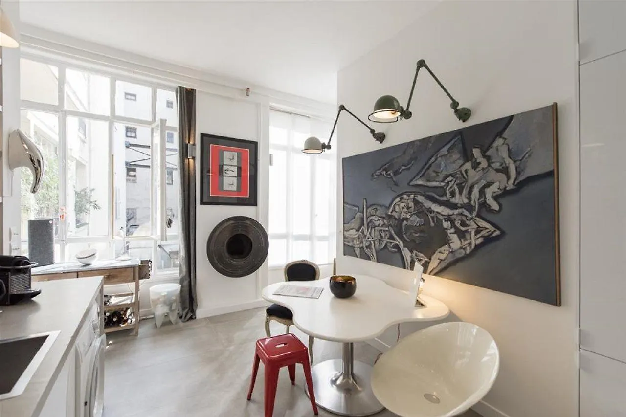 Sunshine Loft In Montmartre